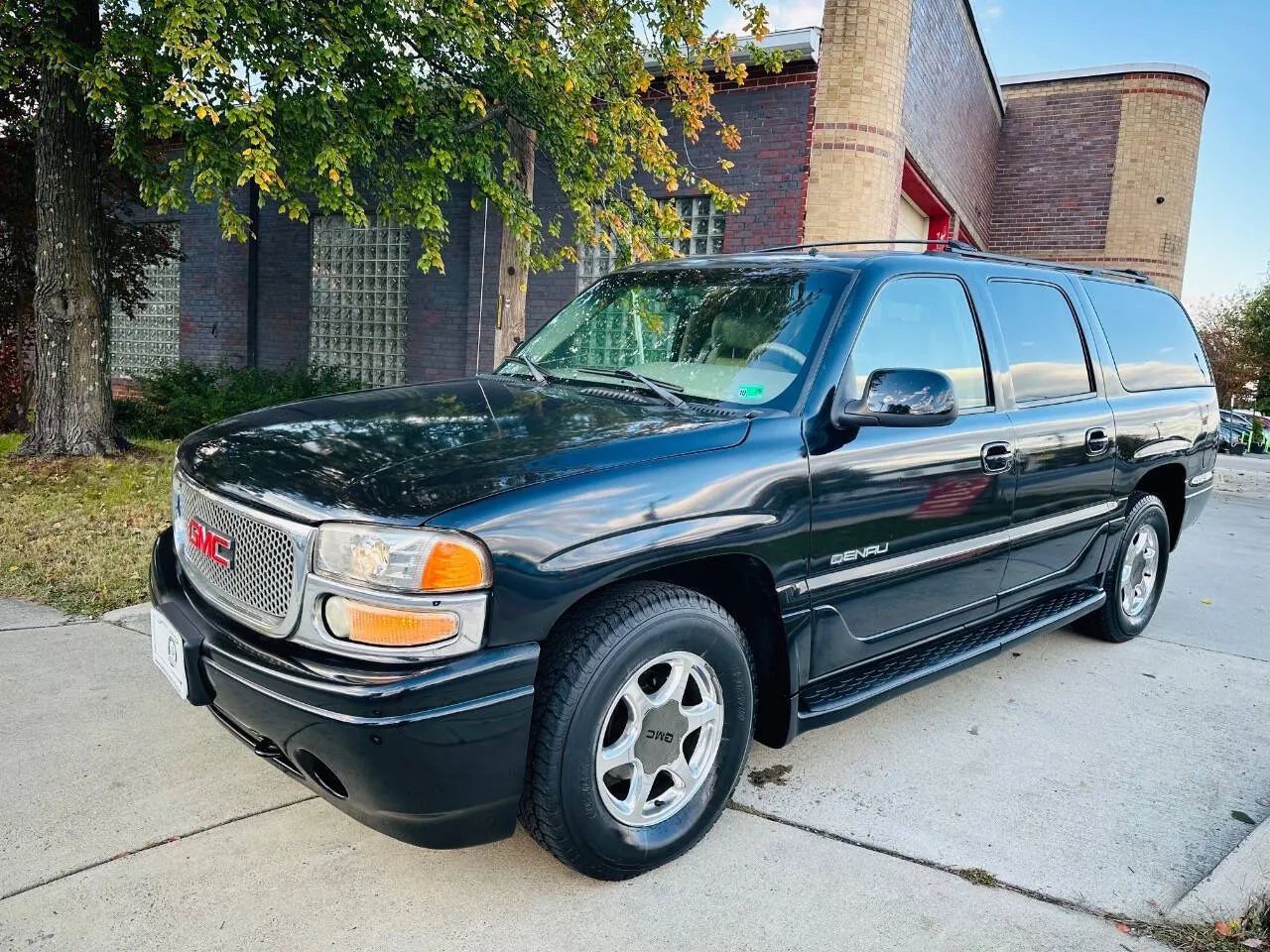 2002 GMC Yukon XL 1500 Denali Sport Utility 4D