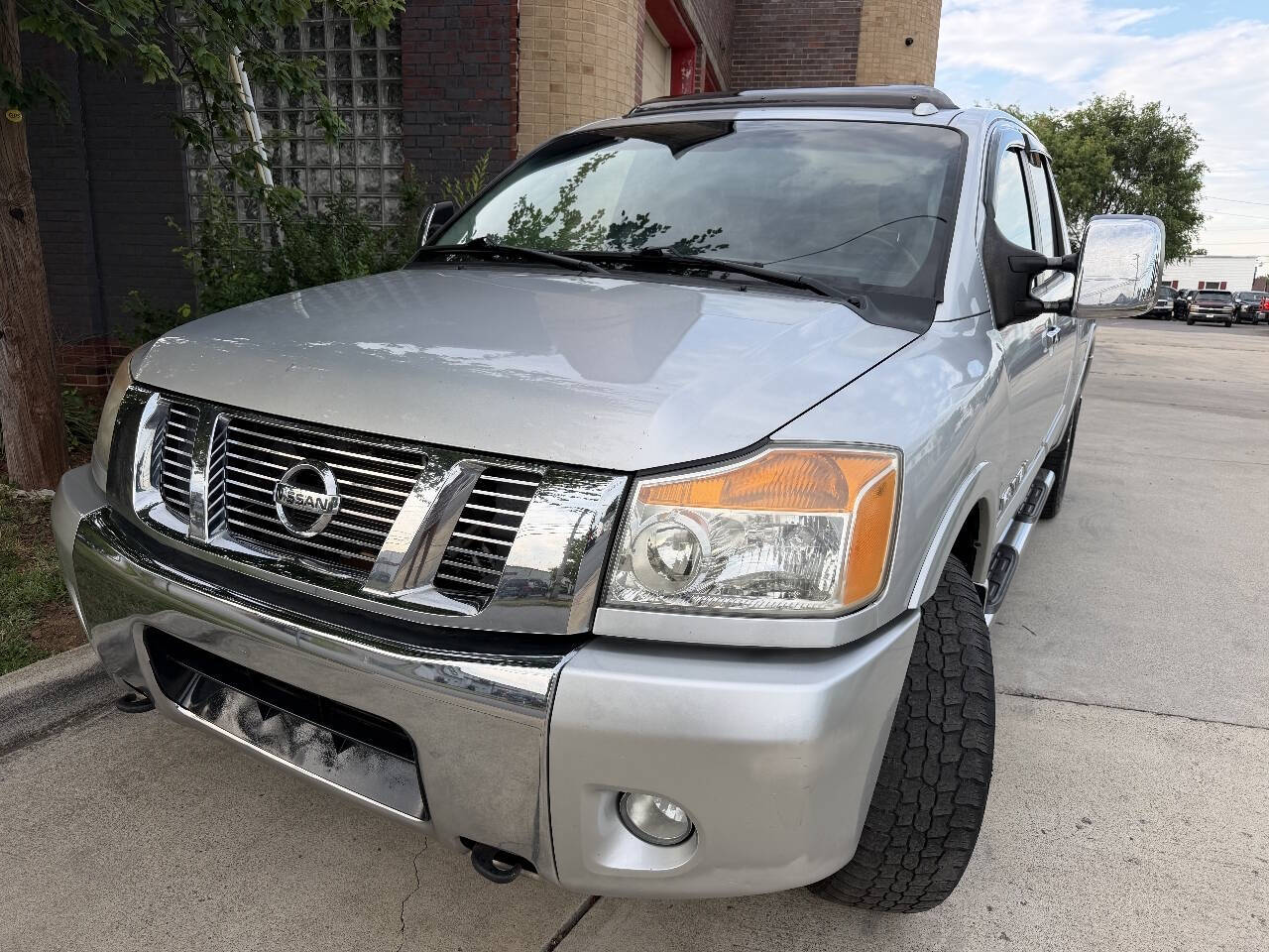 2011 Nissan Titan SL Crew Cab